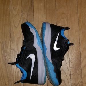 NIKE ZOOM CRUSADE MENS SZE 9.5